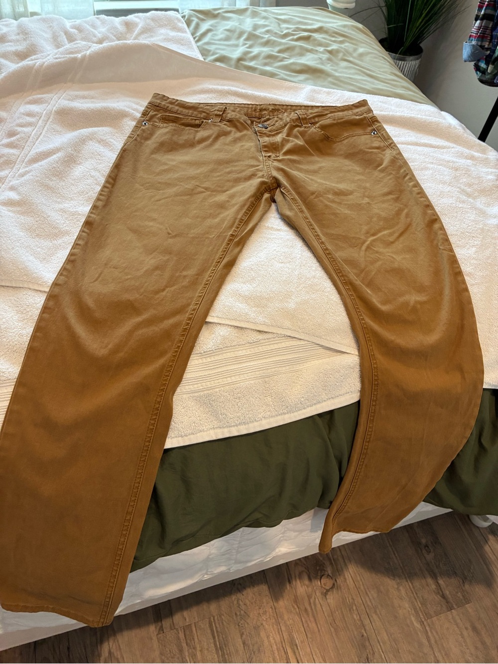Carbon Men's Relaxed Chinos in Tan Brown